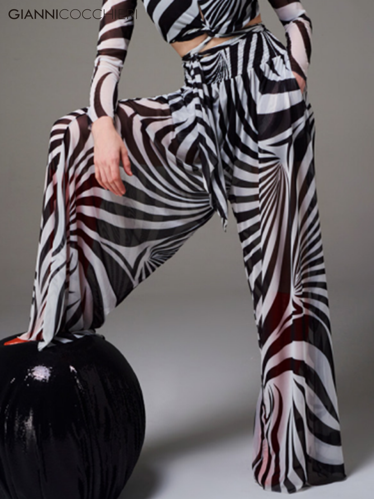 Calça bicolor zebra tule