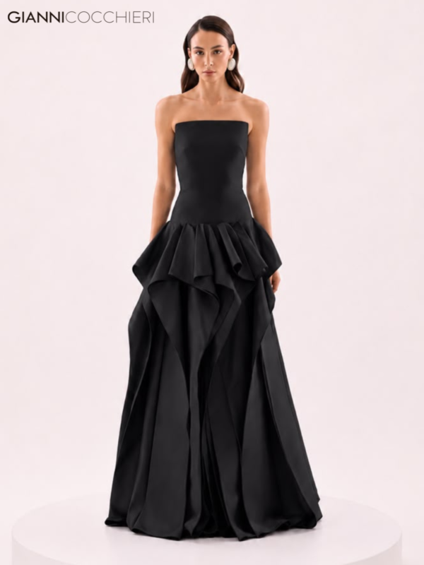 Vestido Longo Preto Tomara que Caia com Babados Esculturais 