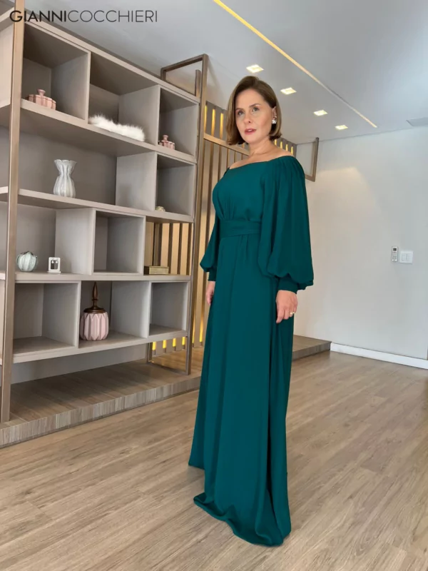 Vestido azul esverdeado ombro a ombro com mangas bufantes e tecido fluido