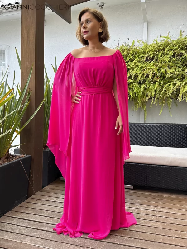 Vestido longo pink com manga estilo capa